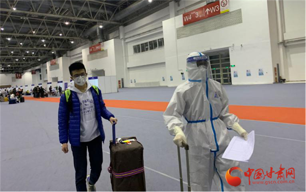 战“疫”，我们有幸值守在国门——新国展凯发k8专班兰州转运组接转工作纪实